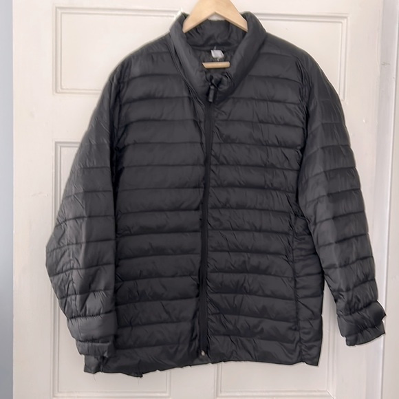 Old navy light weight, puffer jacket. Black. Size XXL ladies. - Picture 1 of 7